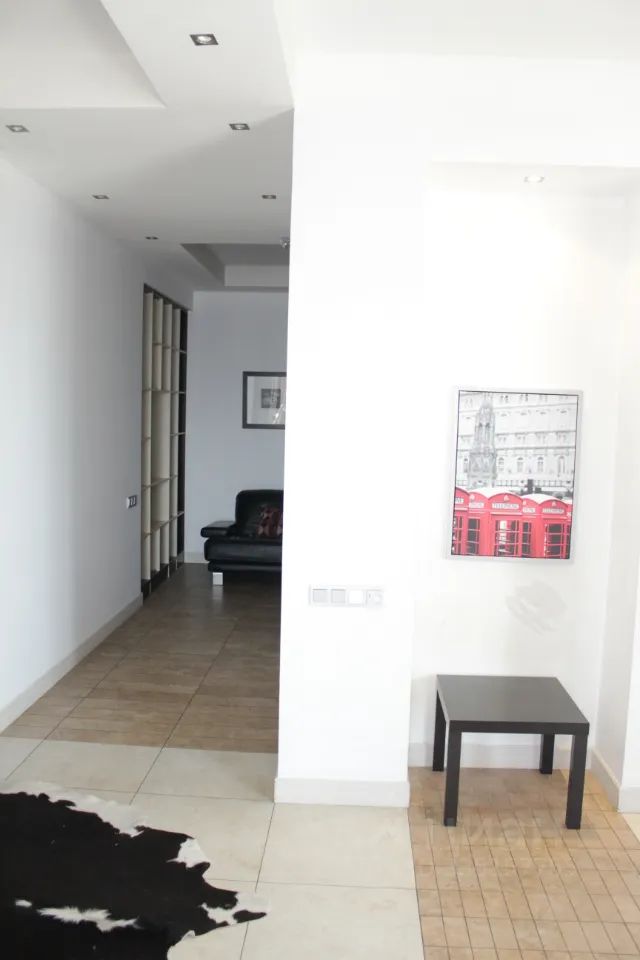 m. Oktyabrskaya: Apartment, 3-rooms
