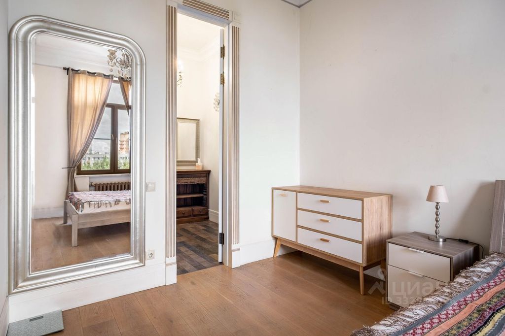 m. Kievskaya: Apartment, 2-rooms
