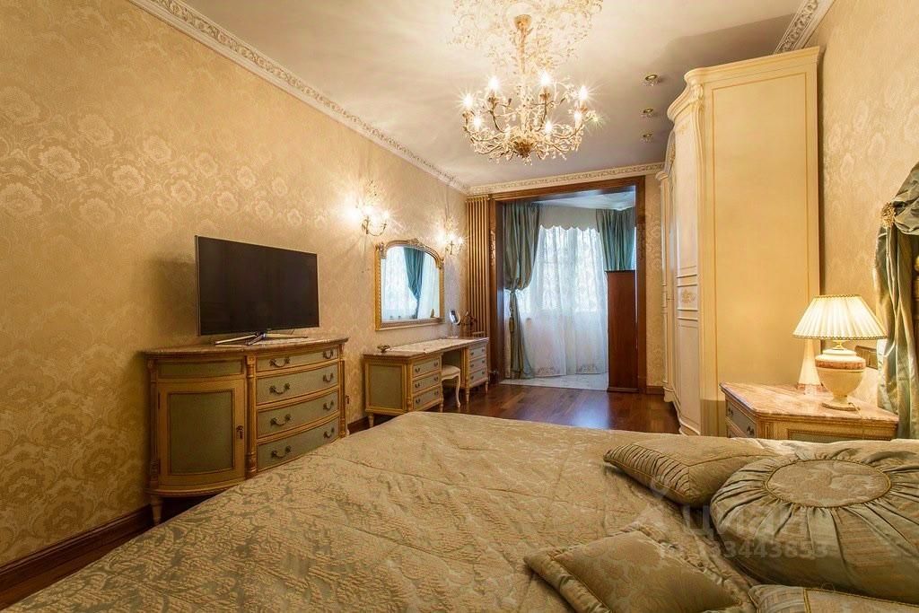 m. Michurinsky prospekt: Apartment, 3-rooms