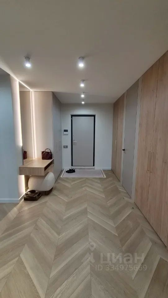 m. Yugo-Zapadnaya: Apartment, 2-rooms