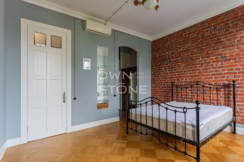 m. Krasnye vorota: Apartment, 3-rooms