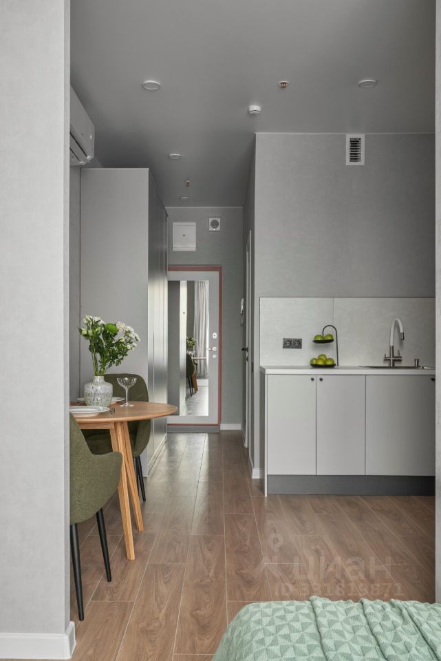 m. Maryina Roscha: Apartment, studio