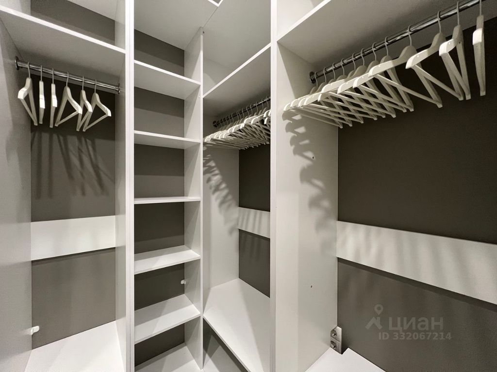 m. ZIL: Apartment, 2-rooms
