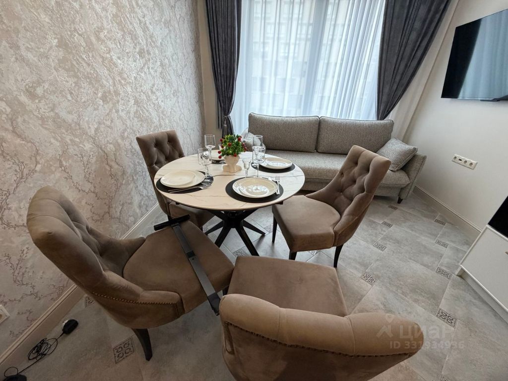 m. ZIL: Apartment, 2-rooms