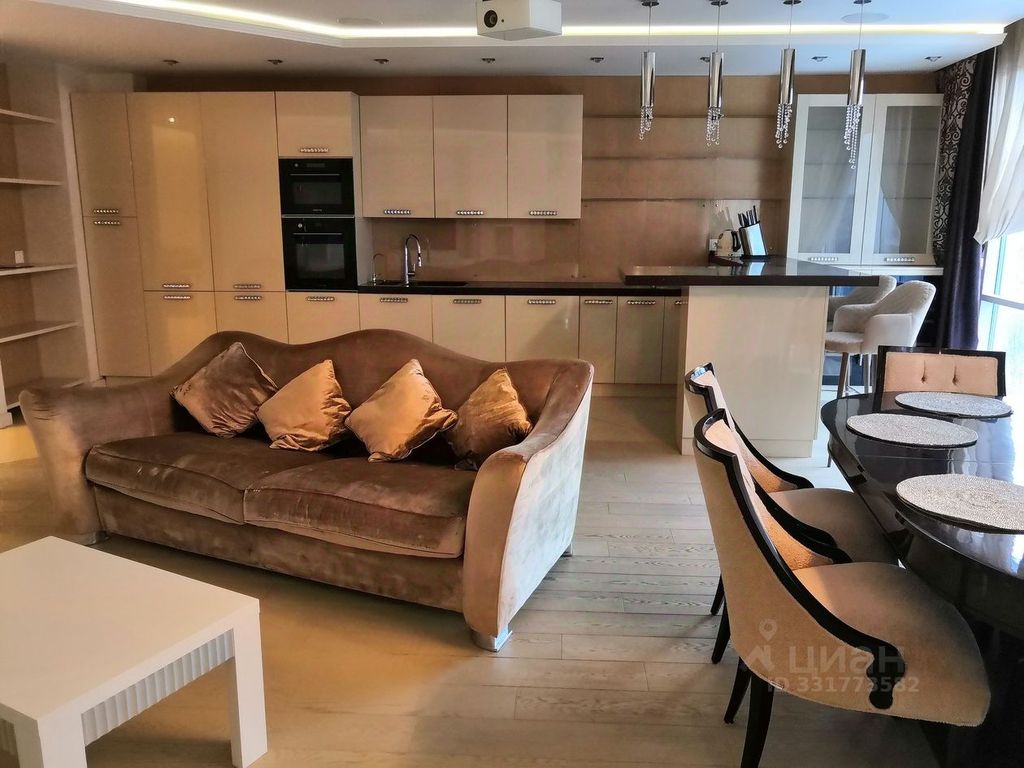 m. Slavyansky bulvar: Apartment, 3-rooms