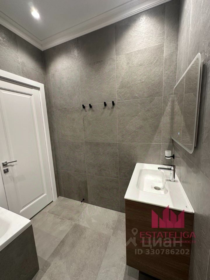 m. Aminyevskaya: Apartment, 3-rooms
