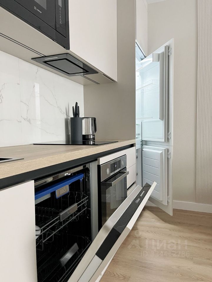 m. Aminyevskaya: Apartment, 2-rooms