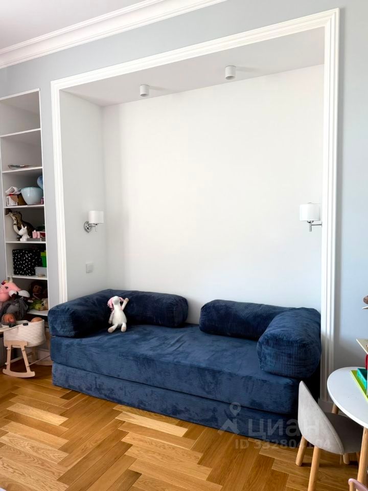 m. Kropotkinskaya: Apartment, 3-rooms