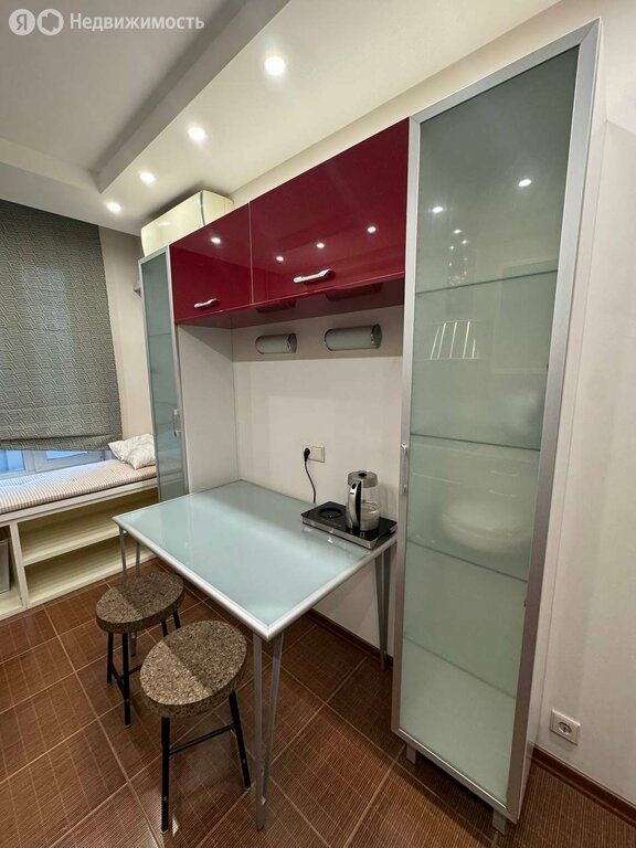 m. Ploschad trekh vokzalov: Apartment, 1-rooms