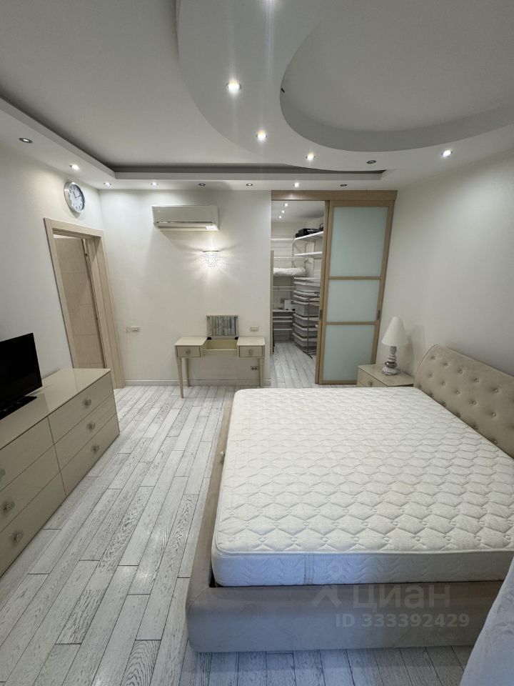 m. Opalikha: Apartment, 3-rooms