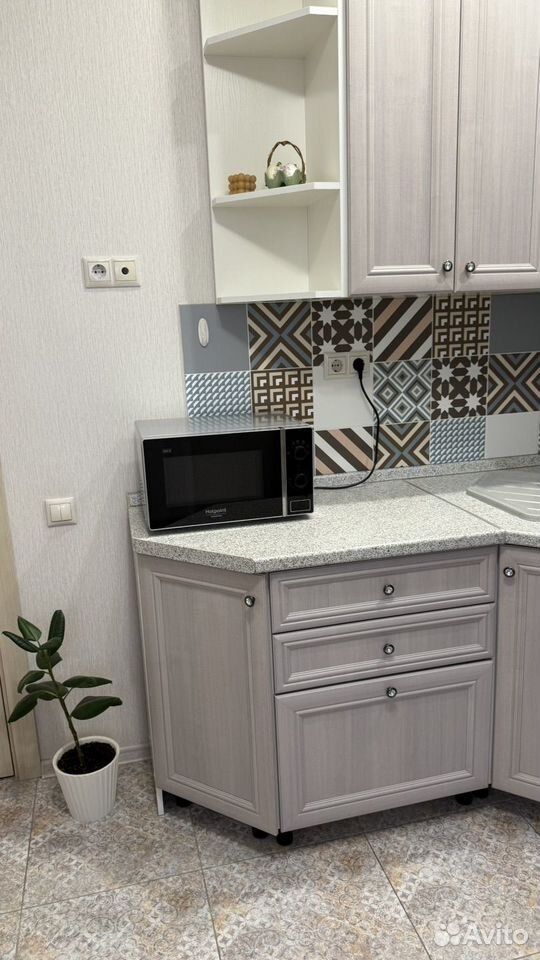 m. Lukhmanovskaya: Apartment, 1-rooms