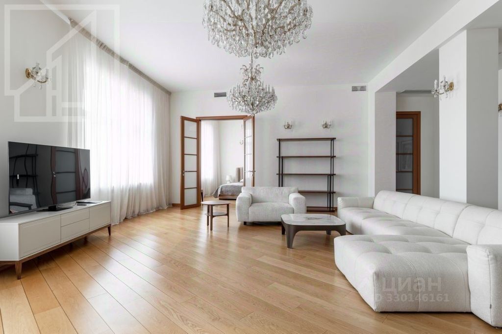 m. Okhotny ryad: Apartment, 3-rooms