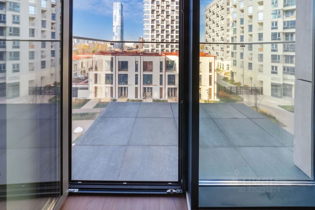 m. ZIL: Apartment, 2-rooms