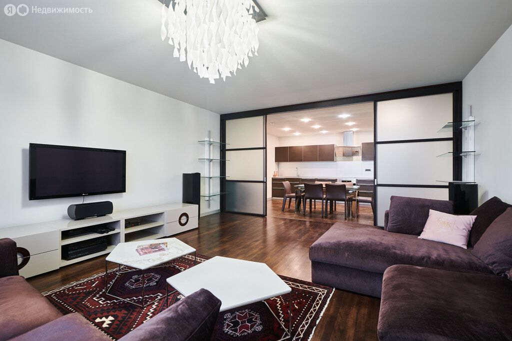 m. Barrikadnaya: Apartment, 3-rooms