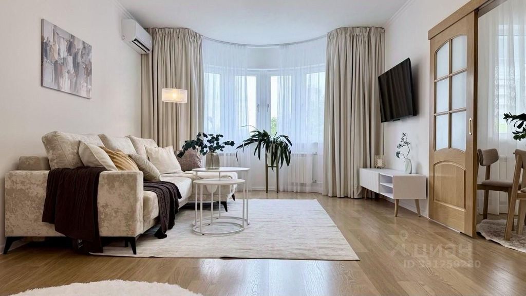 m. Yugo-Zapadnaya: Apartment, 2-rooms