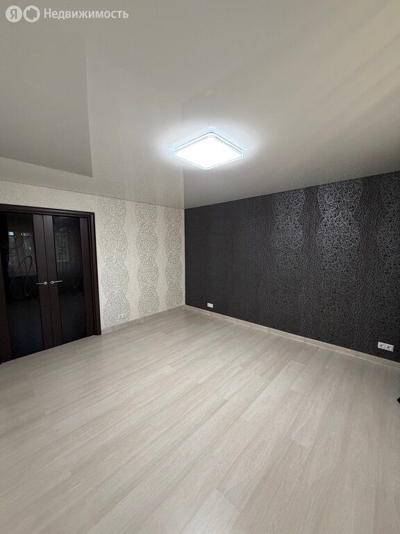 m. Ulitsa Dmitrievskogo: Apartment, 3-rooms
