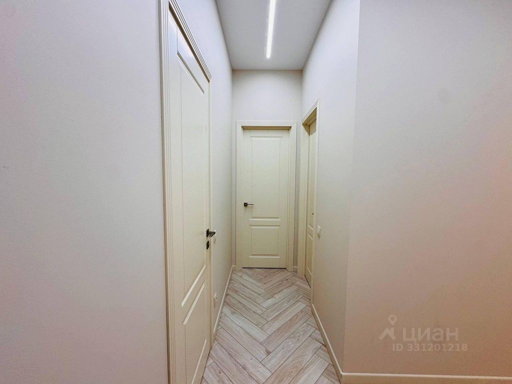 m. ZIL: Apartment, 2-rooms