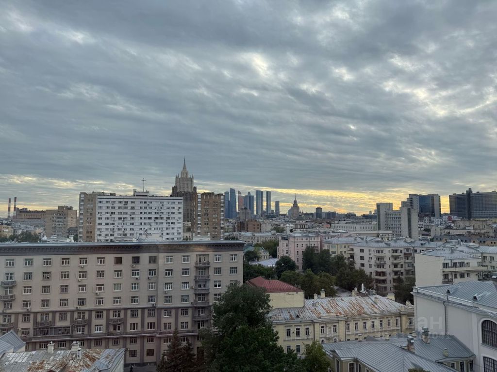 m. Kropotkinskaya: Apartment, 1-rooms