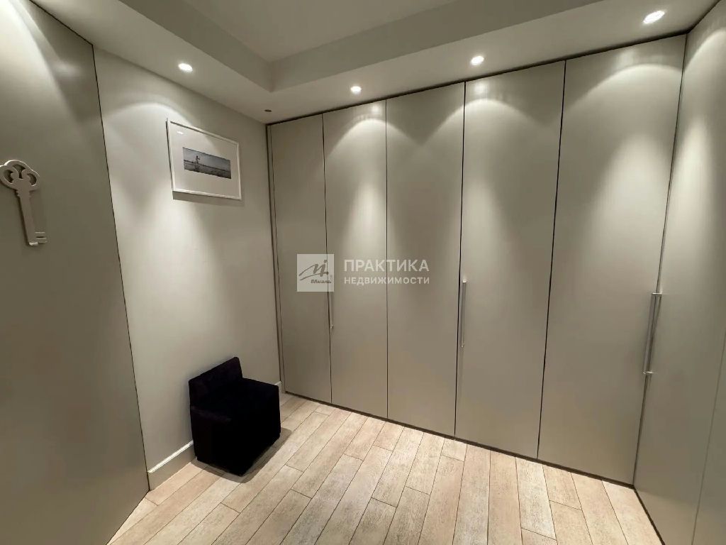 m. Ulitsa 1905 goda: Apartment, 3-rooms