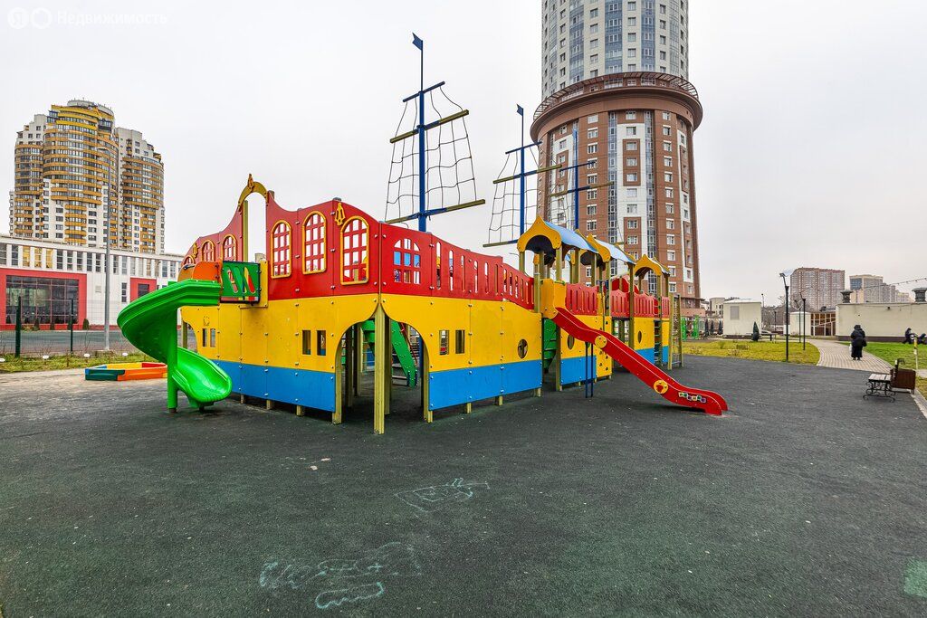 m. Khimki: Apartment, 3-rooms