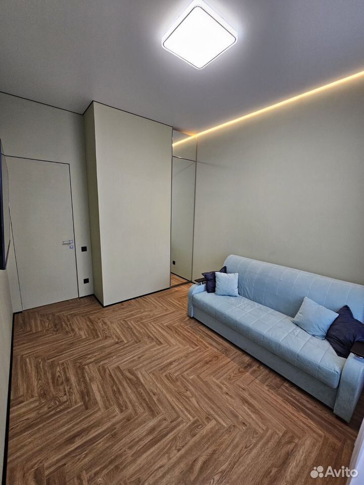 m. ZIL: Apartment, 2-rooms