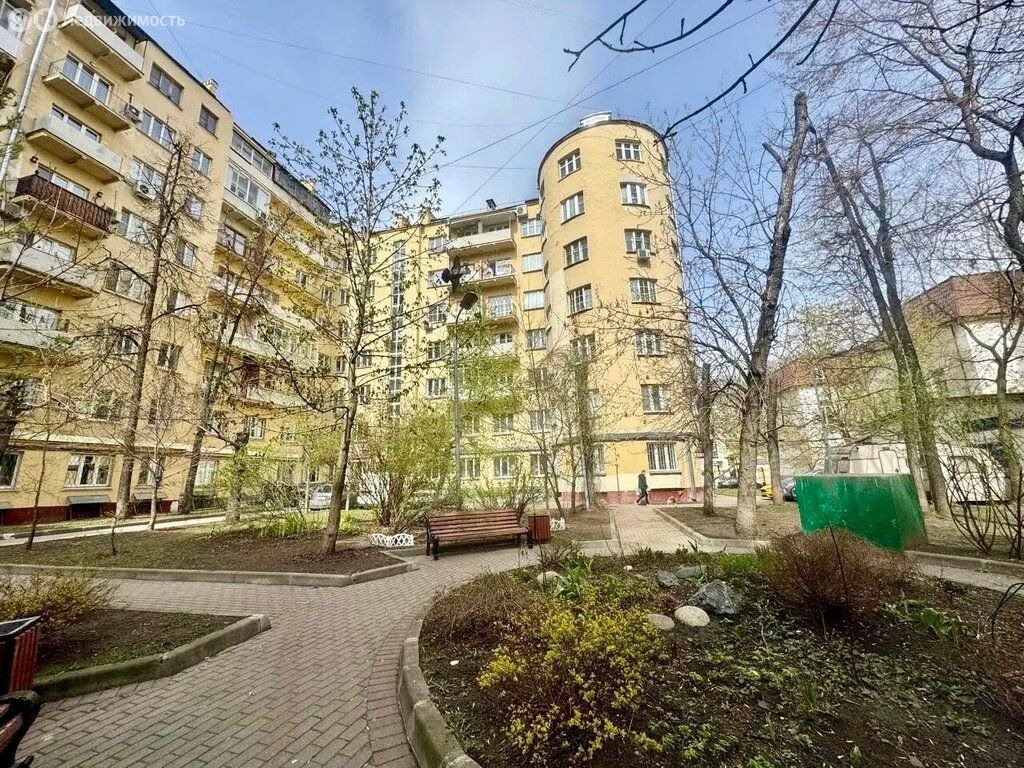 m. Barrikadnaya: Apartment, 2-rooms