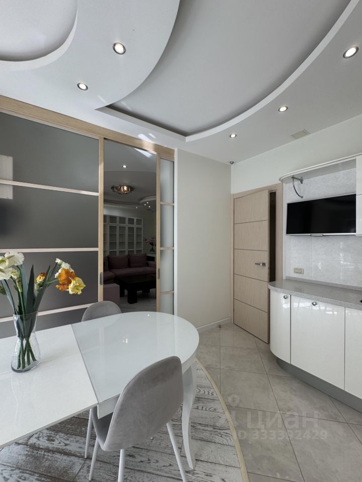 m. Opalikha: Apartment, 3-rooms