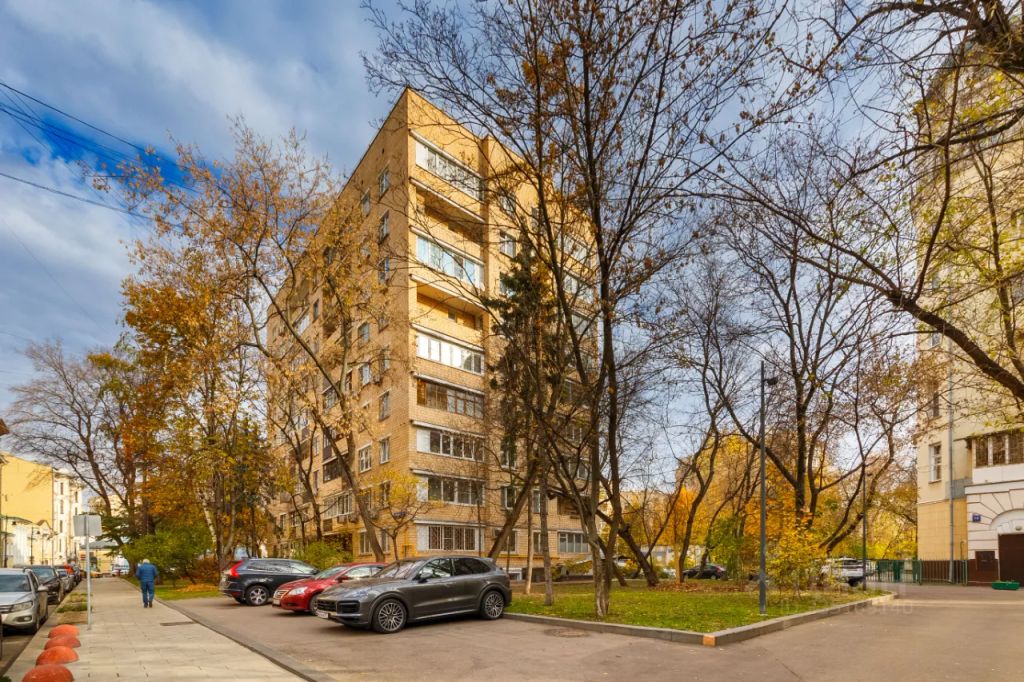 m. Barrikadnaya: Apartment, studio