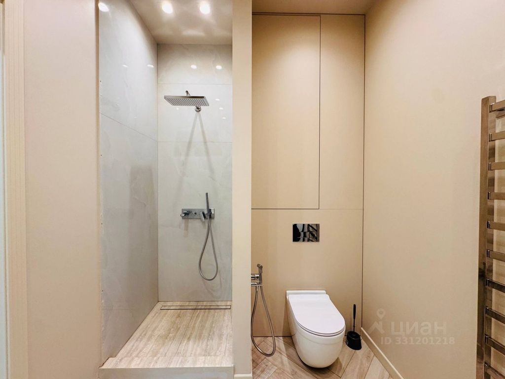 m. ZIL: Apartment, 2-rooms