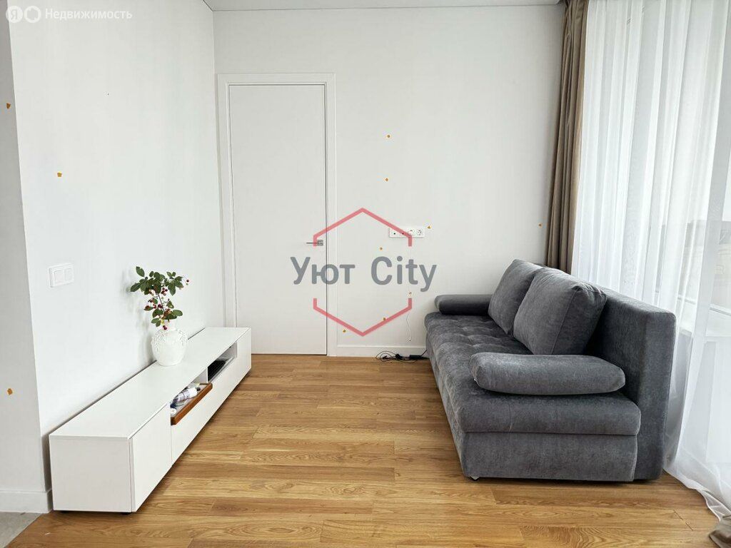 m. Verkhnie Kotly: Apartment, 2-rooms
