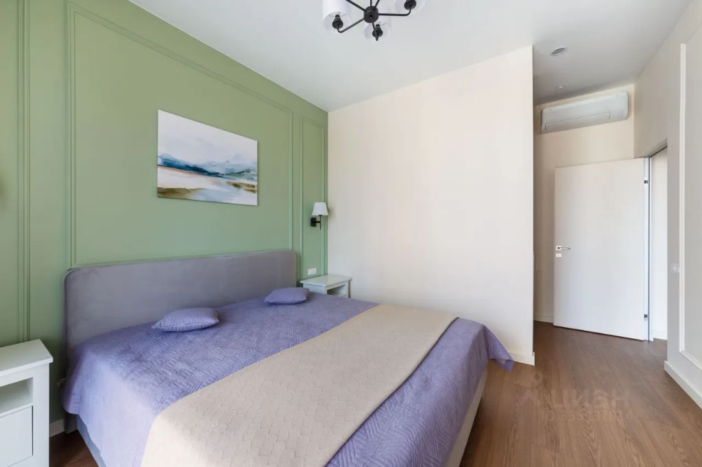 m. ZIL: Apartment, 2-rooms