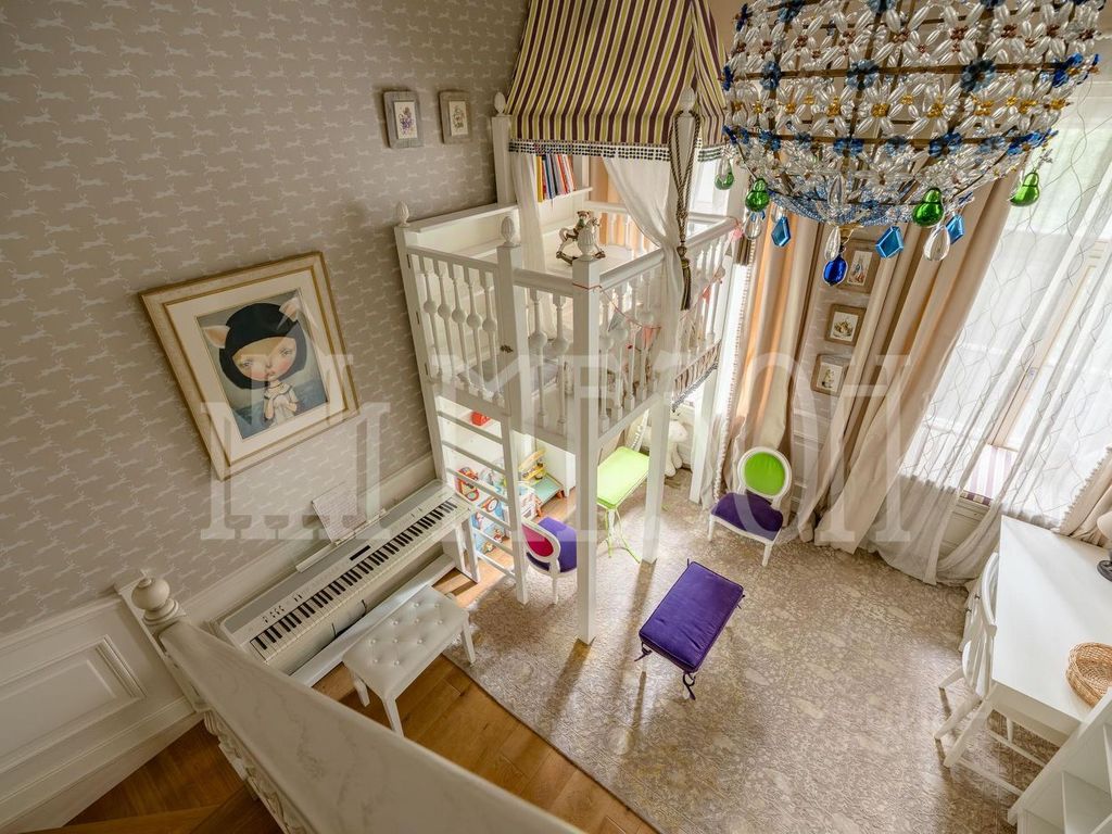 m. Chistye prudy: Apartment, 5-rooms