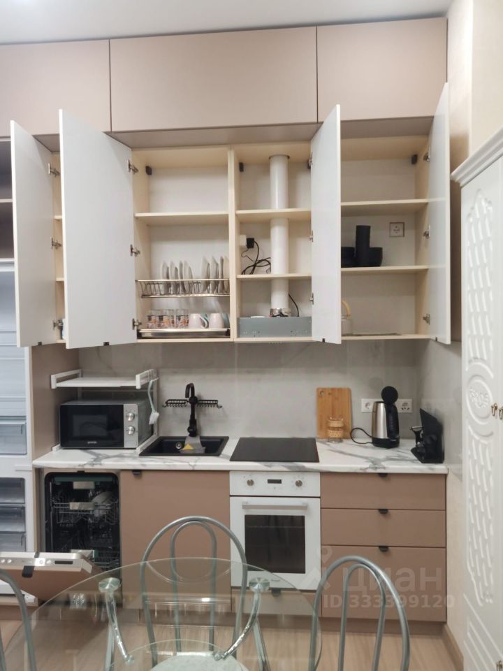 m. ZIL: Apartment, 2-rooms