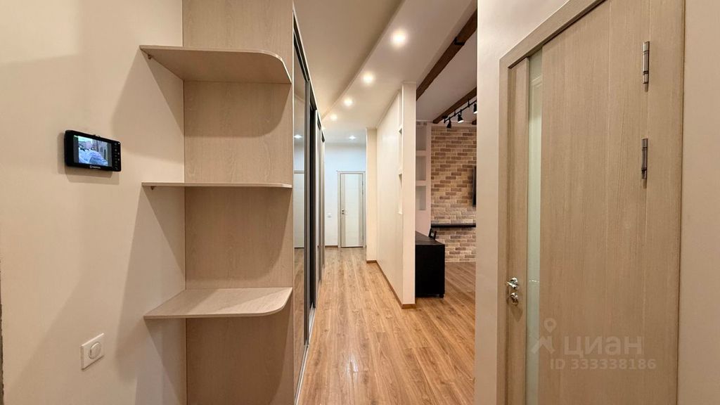 m. Pyatnitskoe shosse: Apartment, 3-rooms
