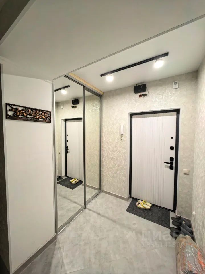 m. Vorobyevy gory: Apartment, 2-rooms