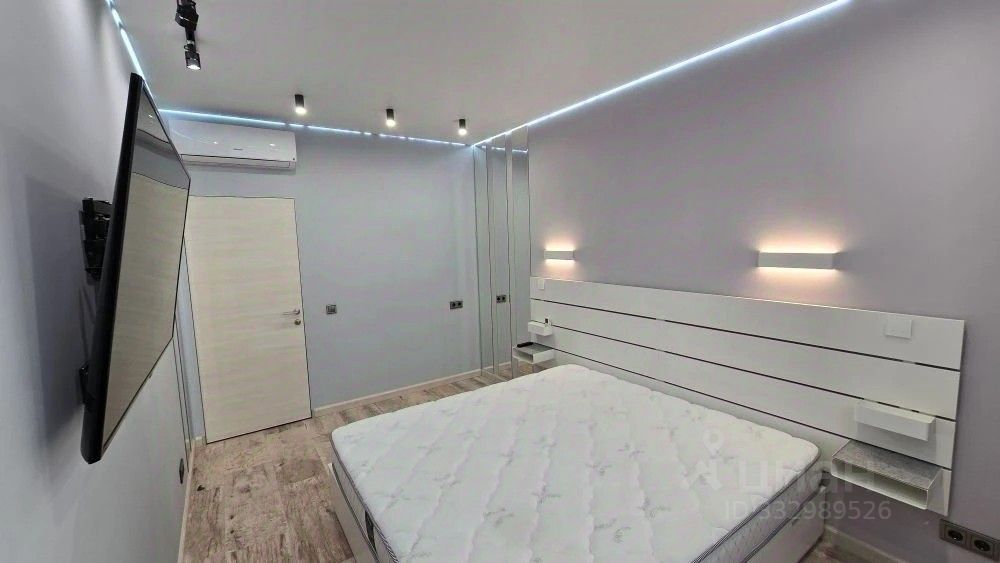 m. Pyatnitskoe shosse: Apartment, 3-rooms