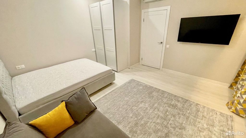 m. ZIL: Apartment, 1-rooms
