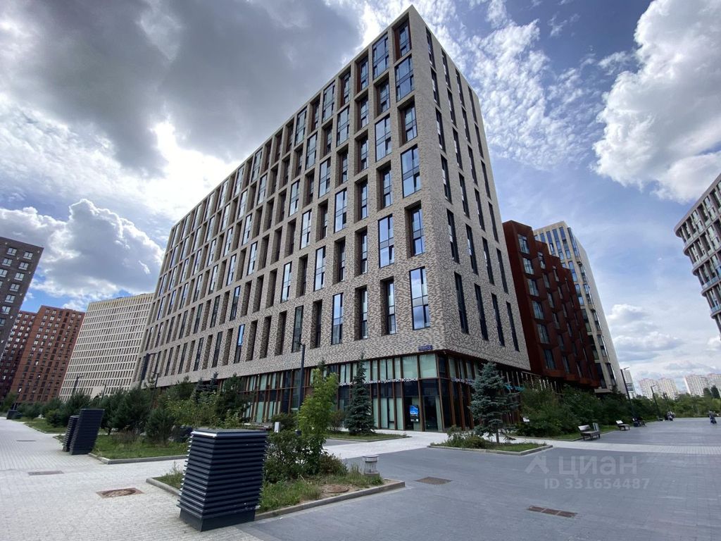 m. ZIL: Apartment, 2-rooms