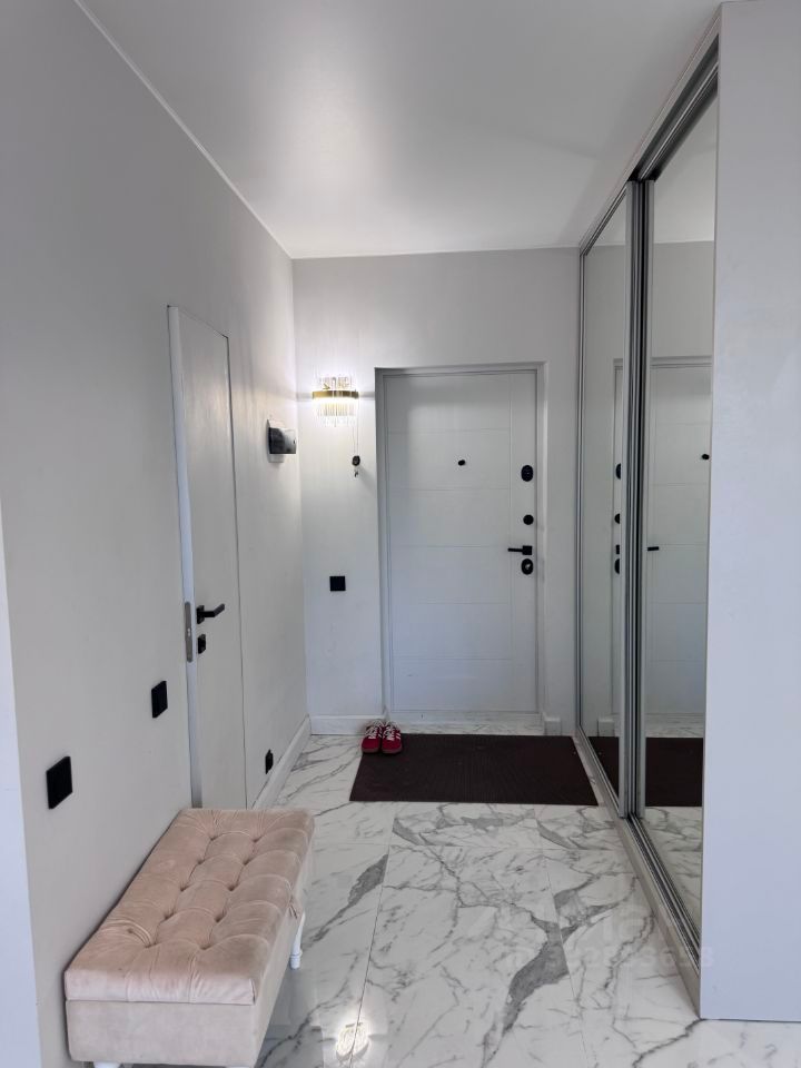 m. Lukhmanovskaya: Apartment, 1-rooms
