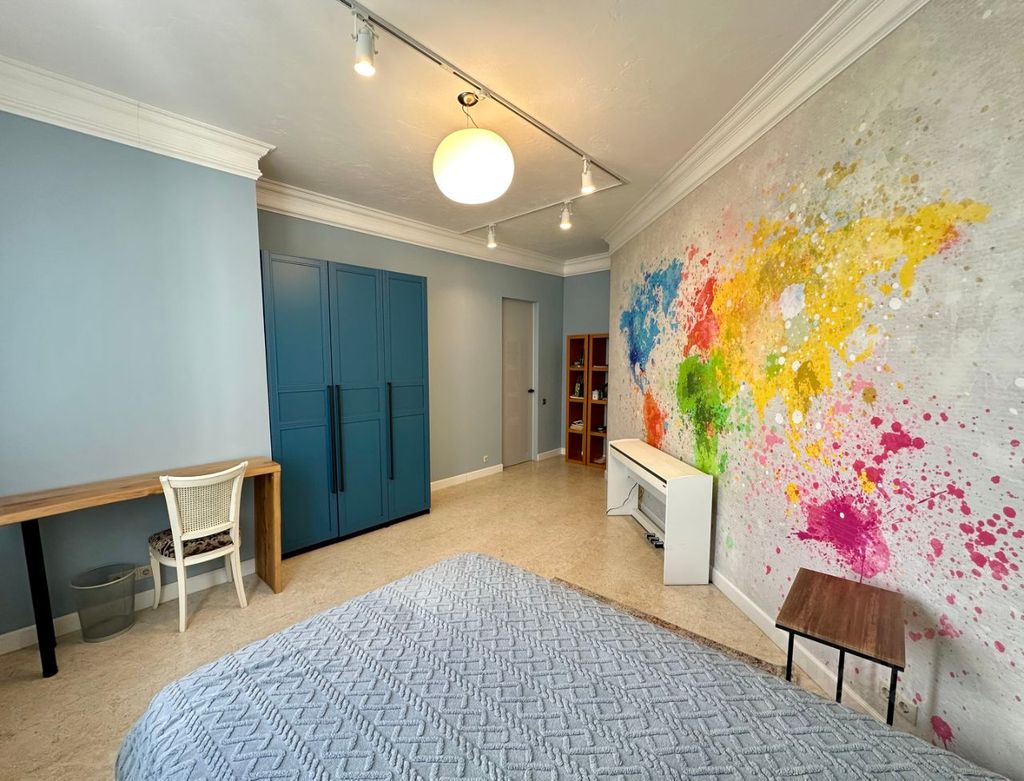 m. Yugo-Zapadnaya: Apartment, 3-rooms