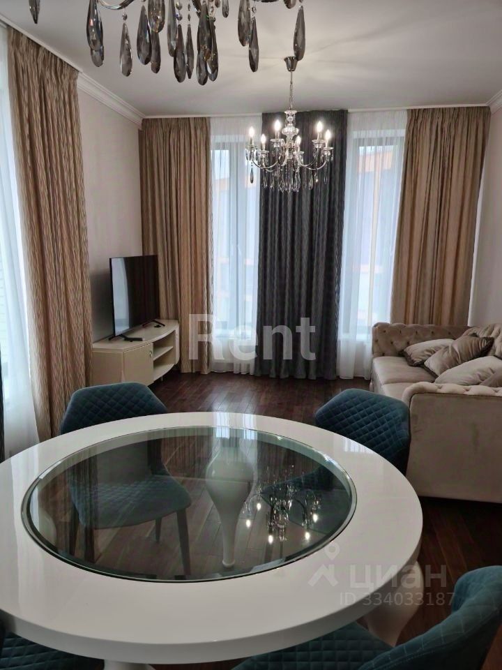 m. Molodezhnaya: Apartment, 3-rooms