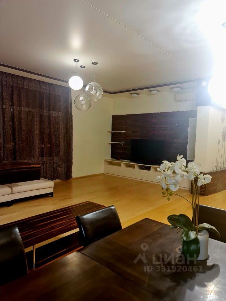 m. Ulitsa Akademika Koroleva: Apartment, 3-rooms