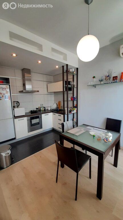 m. Oktyabrskoe pole: Apartment, 2-rooms