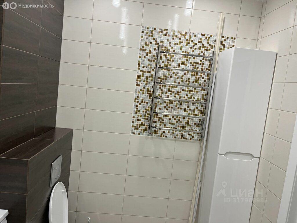 m. ZIL: Apartment, 1-rooms