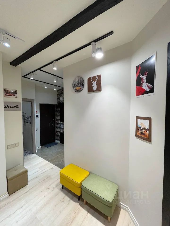 m. Molodezhnaya: Apartment, 2-rooms