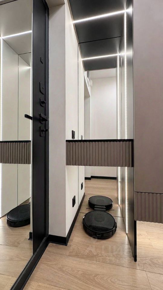 m. Vodny stadion: Apartment, studio