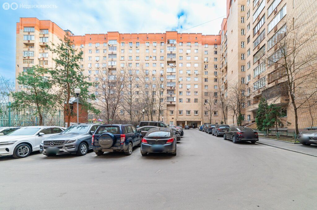 m. Polyanka: Apartment, 2-rooms