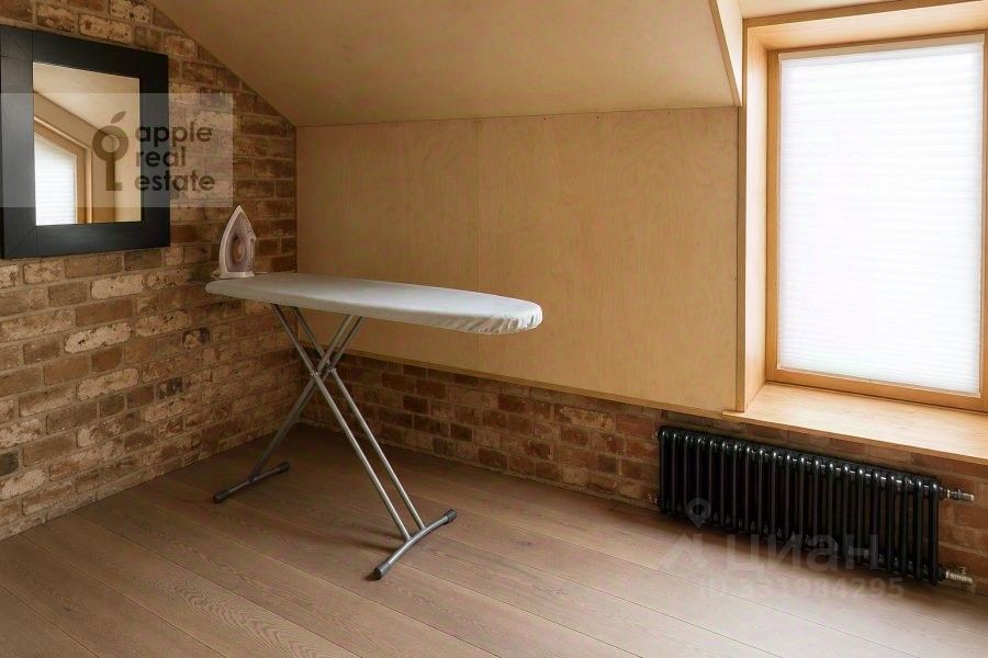 m. Verkhnie Kotly: Apartment, 3-rooms