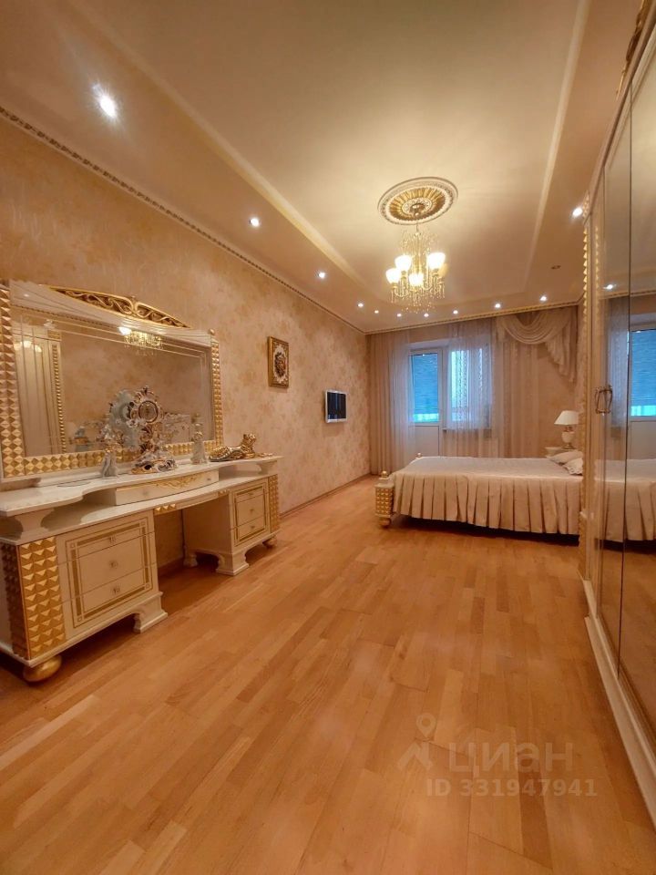 m. Yugo-Zapadnaya: Apartment, 3-rooms
