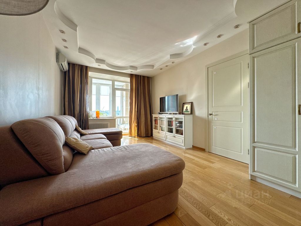 m. Kropotkinskaya: Apartment, 2-rooms